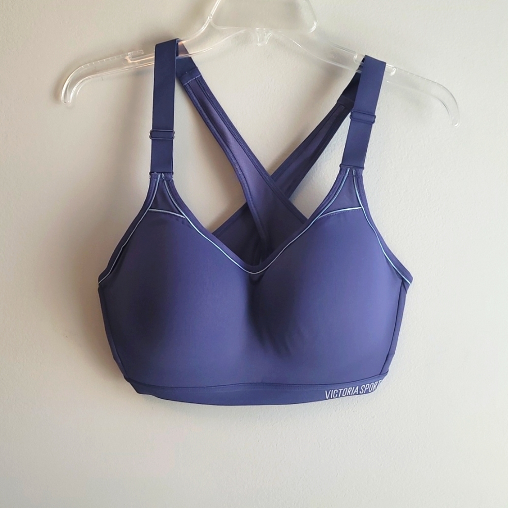 VS Incredible sports bra 36DD, NWOT (#3)